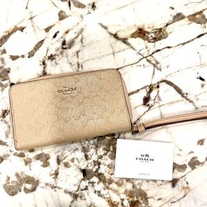Coach Wallet- New with tags